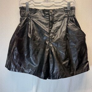 Ramisu Blk Faux Leather Hot Pants High-Waisted Paper Bag Waistband Pockets Shiny